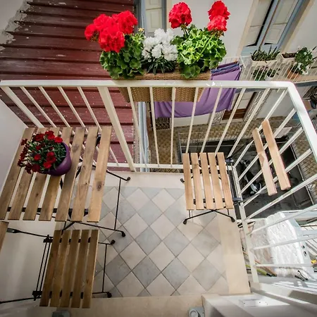 Lu Mo Mari Loft
