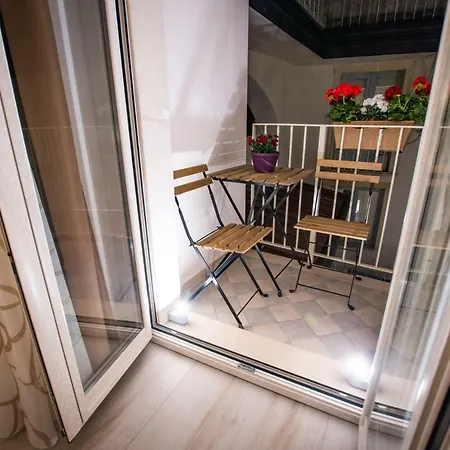 Lu Mo Mari Loft * 卡塔尼亚